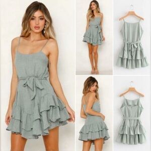 NWT PRINCESS POLLY TWISTED SISTER MINI DRESS. TIERED BOTTOM, HIDDEN ZIP, Sz. 2